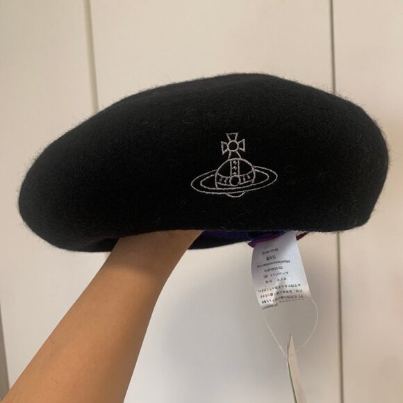 Vivienne Westwood Accessories - Black wool beret Vivienne Westwood